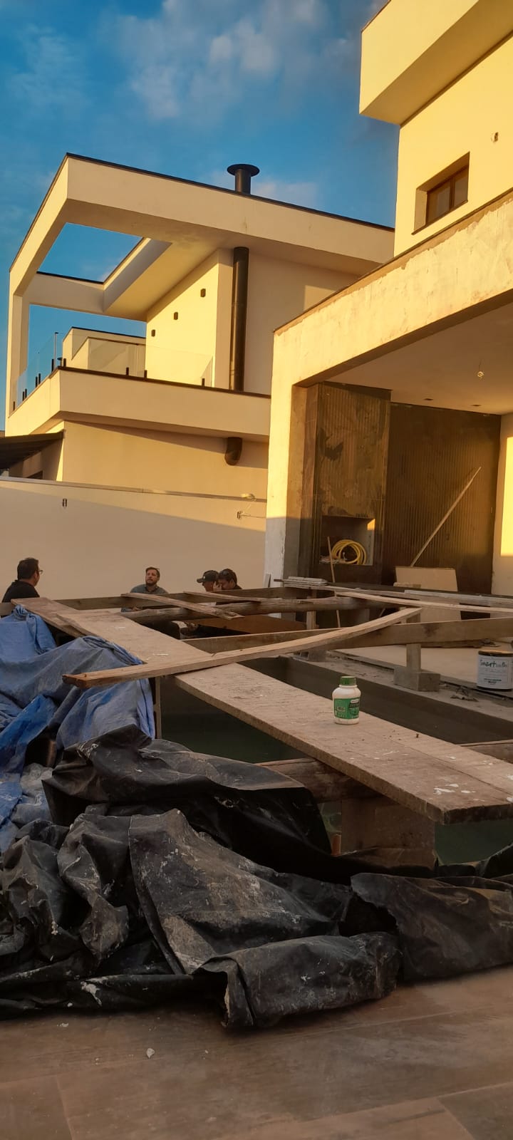 Casa alto padrão em construção — estrutura